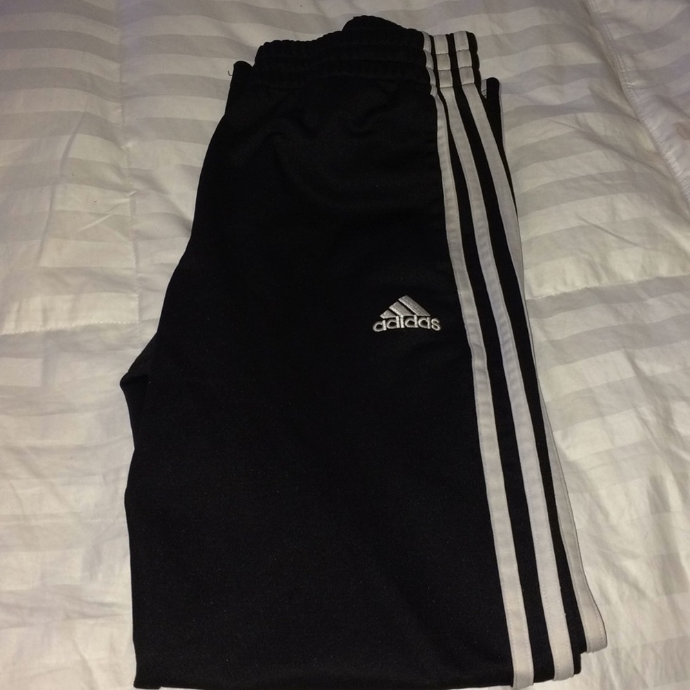 Kids adidas jogging pants size L(14-16)